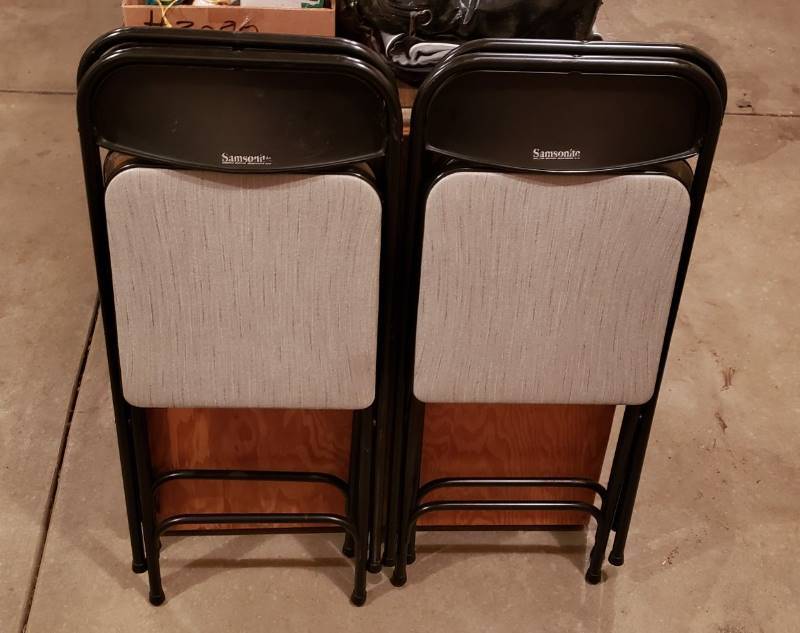 lot 3347 image: (4) Samsonite Chairs and Table