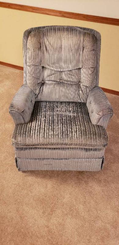 lot 3029 image: Slate Blue SwivelRockerRecliner - worn on Seat Cushion
