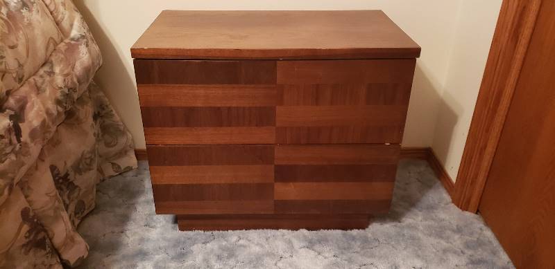 lot 3012 image: Bassett Wood 2 Drawer Nightstand - 26  x 15  x 22  - contents not included