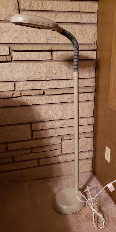 Balanced Spectrum Floor Lamp 27 Watt 60in Tall Raised Up Or 48