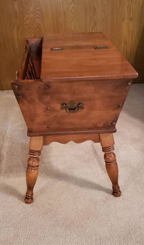 lot 2229 image: Ethan Allan Early American Magazine Rack  Accent Table with 12 Fold up Top - 18 in. x 27 in. x 24in.