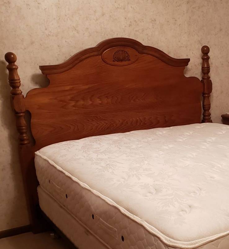lot 2233 image: Queen Size Wood Headboard with Scallop Design - Mattress Set not Included