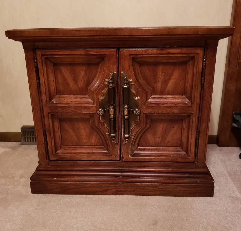 lot 2240 image: Dark Wood 2 Door Cabinet Nightstand - 28 in. x 17 in. x 24 in.