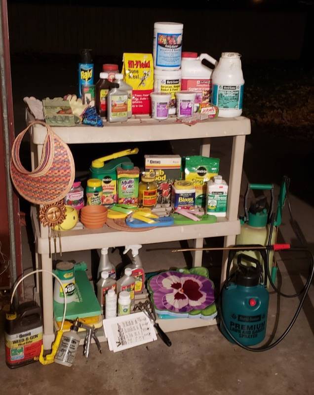 lot 2267 image: Lot of Fertilizers, Herbicides, Fungicides, Insecticides, Sprayers, Gloves and Knee Pads - shelf not included