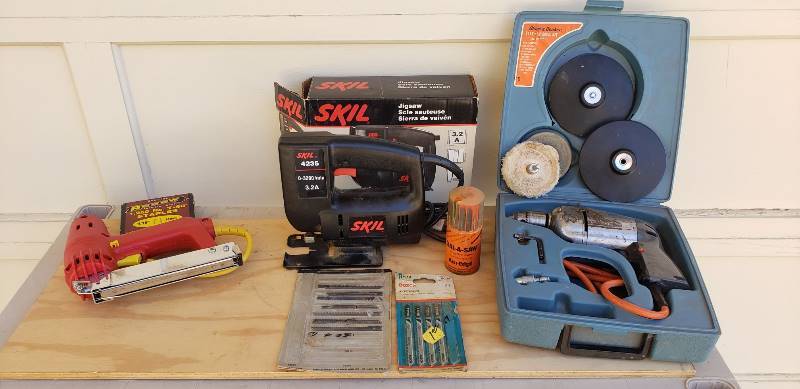lot 2277 image: Arrow Elec. Stapler, Skil Jigsaw w 3 sets of Blades, and Black & Decker 38 in. Drill Kit - All work