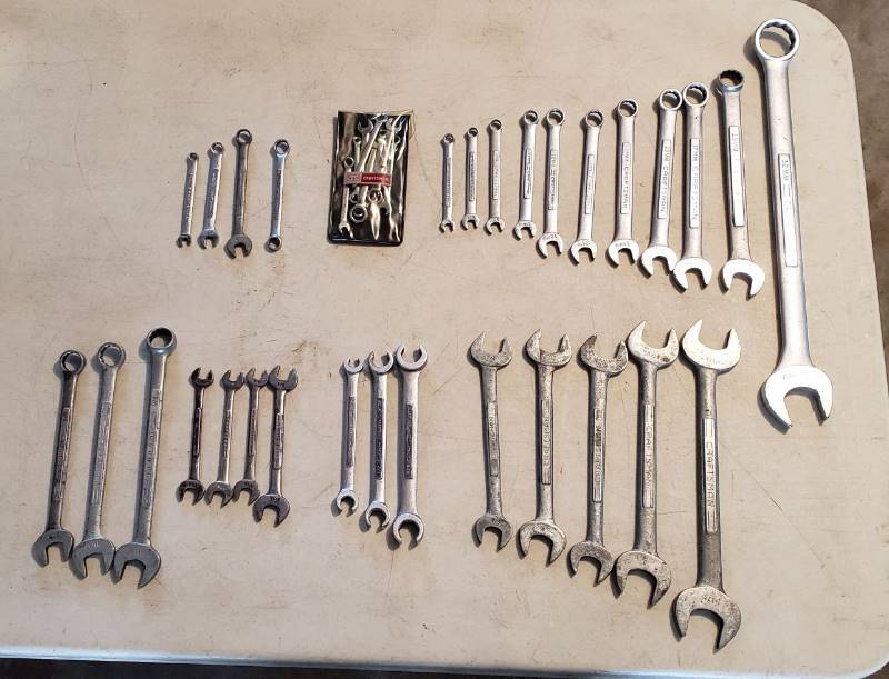 lot 2307 image: Lot of Craftsman Assortment of Wrenches - SAE & Metric - Various Styles