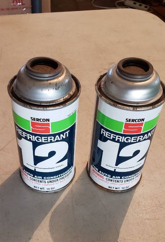 lot 2318 image: Sercon Refrigerant 12 Freon - (2) Full 14 oz. cans