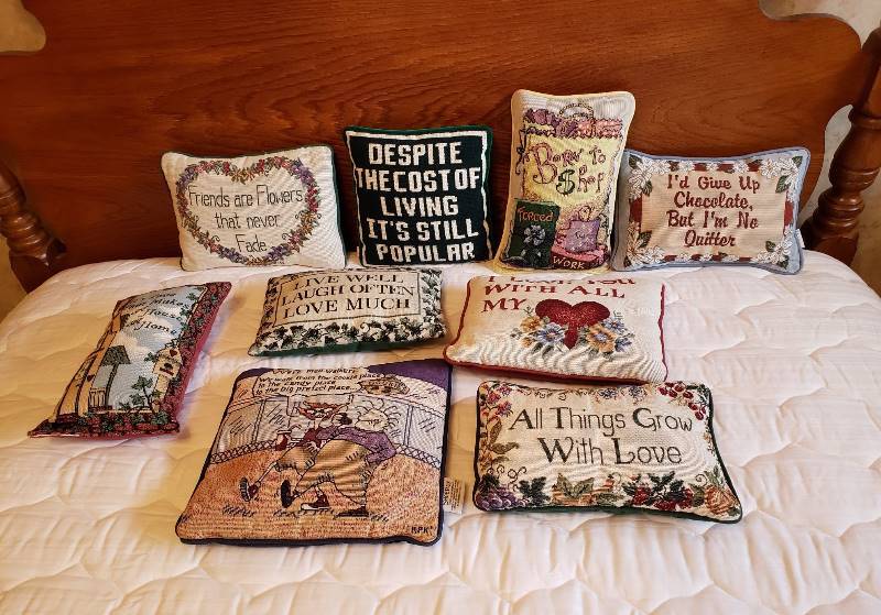 lot 2374 image: Lot of Quote Pillows
