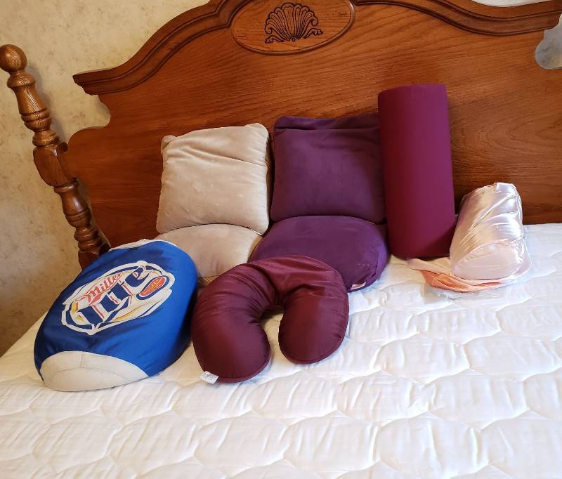 lot 2381 image: Lot of Sqush Pillows and Therapy Pillowsg