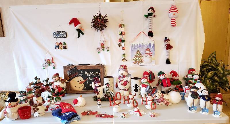 lot 2396 image: Lot of Christmas Decor for the Snowman Lovers