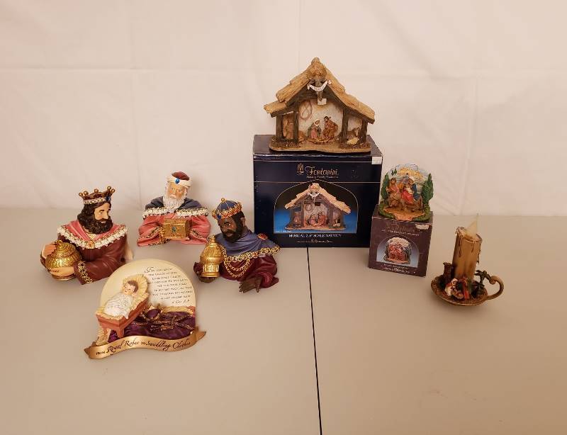 lot 2400 image: Lot of Fontanini and Home Interiors Christmas Decor