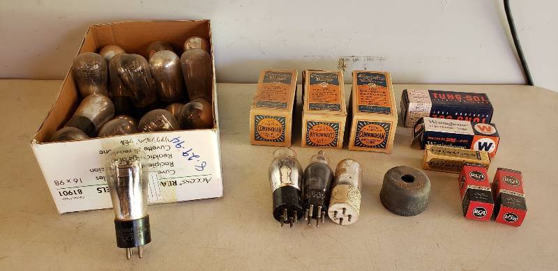lot 2410 image: Lot of Electronic Tubes for AntiqueVintage Radios - Many Different Varieties