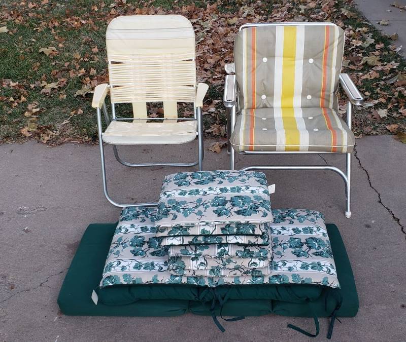 lot 2420 image: Lot of 2 Metal Folding Chairs and a Bunch of Cushions