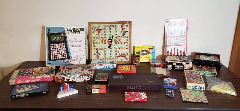 lot 2439 image: Lot of Games
