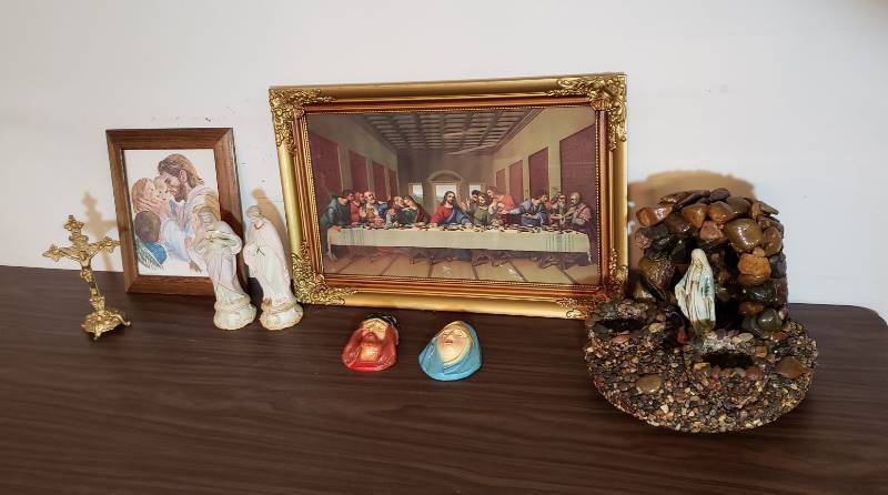 lot 2440 image: Religious Lot