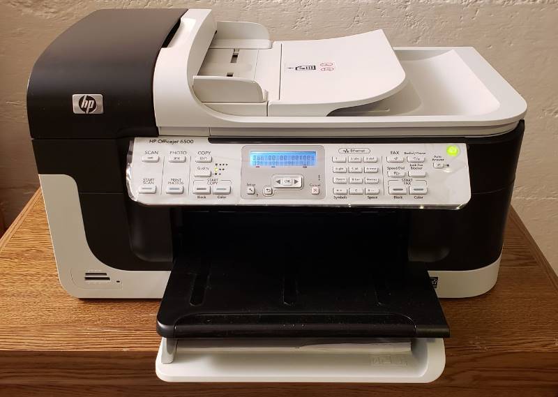 lot 2465 image: HP Officejet 6500 Printer - works - includes paper, ink, and other items