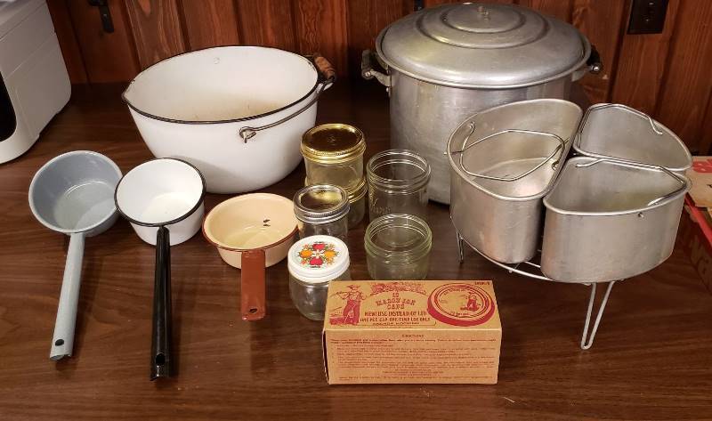 lot 2472 image: Lot of Cooking Enamelware and Canning Items