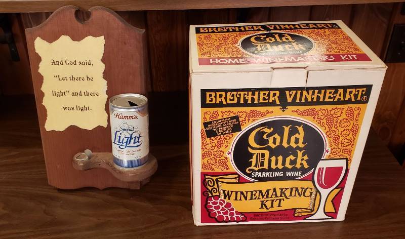 lot 2473 image: Lot of Winemaking Kit and Beer Pun Decor