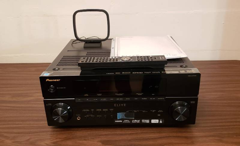 lot 2492 image: Pioneer Elite VSX-01TXH 7.1 Channel AV Receiver with Remote, Antenna, and Manual - 16 in. x 15 in. x 7 in. - works