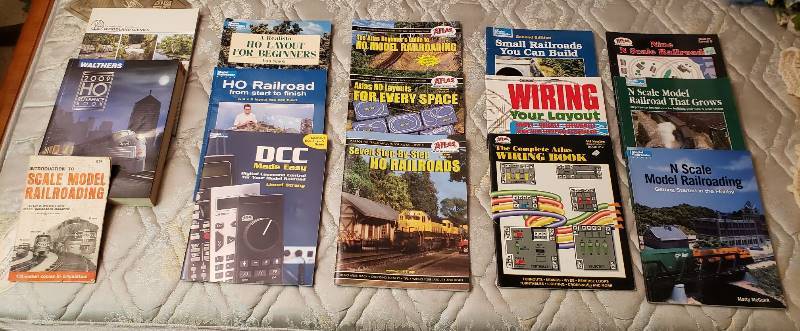 lot 2512 image: Lot of 15 Model Railroading Books