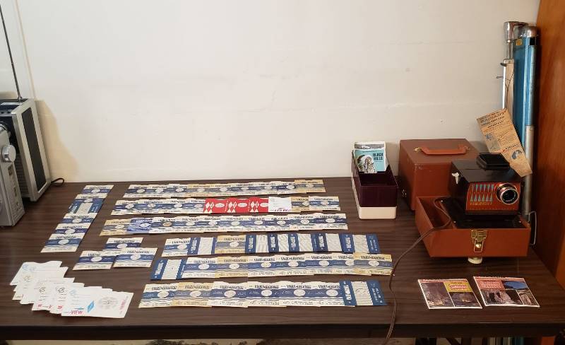 lot 2520 image: Vintage 1960 Sawyers View Master Deluxe 300 Projector with Carrying Case, Numerous Picture Disks with Case , and Radiant Tripod Screen - works