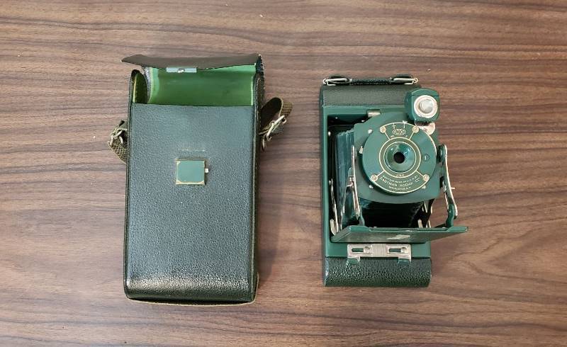 lot 2522 image: Vintage No. 1 Pocket Kodak Junior - Green with Carrying Case