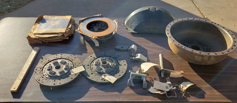lot 2578 image: Kaiser 1950s Car Parts - Clutch Parts