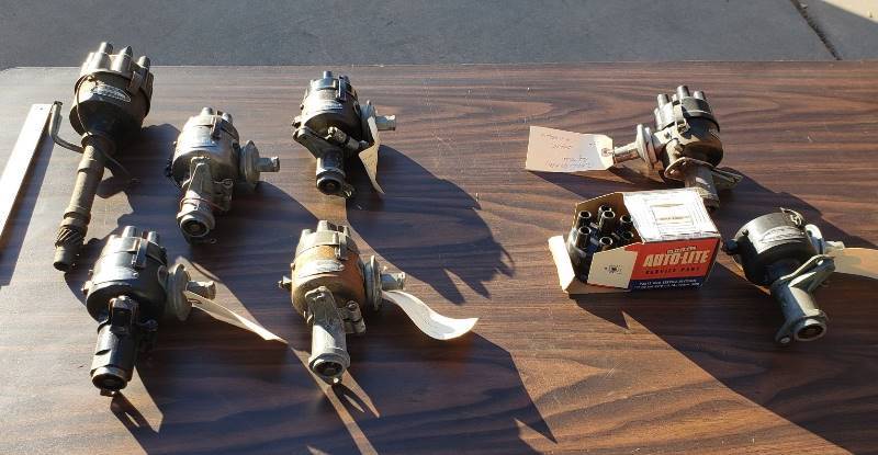 lot 2581 image: Kaiser 1950s Car Parts - Distributors (7 total)