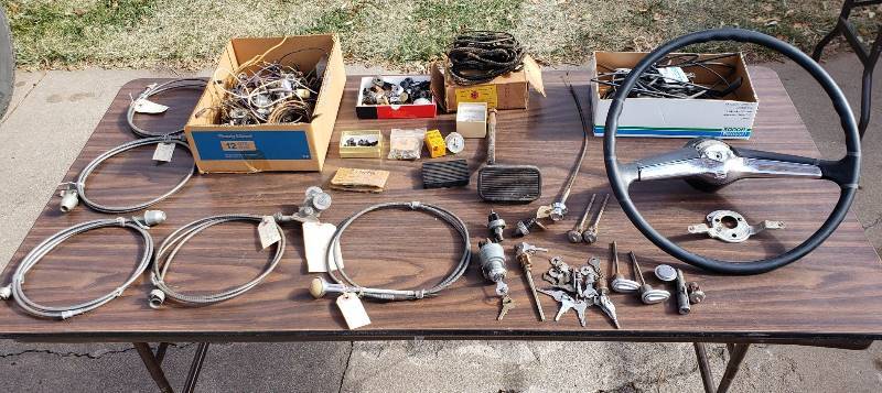 lot 2602 image: Kaiser 1950s Car Parts - Cables, Electrical Wiring, Knobs, Lockskeys, Pedal, and Steering Wheel