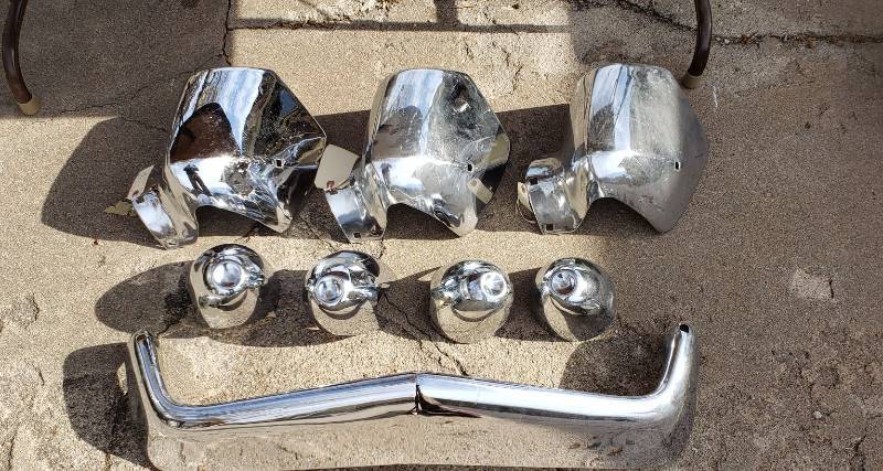 lot 2603 image: Kaiser 1950s Car Parts - Rear Bumper Guards