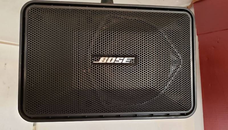 lot 2651 image: Pair of Bose Model 101 Music Monitor Speakers - Works - mounted in Garage