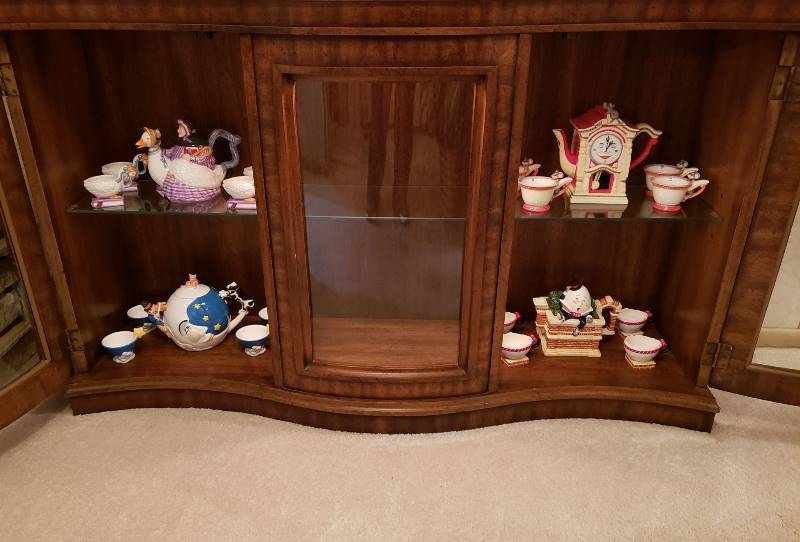 lot 2657 image: Lot of (4) Dept. 56 Tea Pot Sets