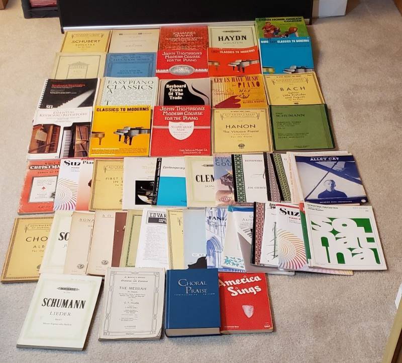 lot 2685 image: Lot of Piano and Organ Music Books  Sheet Music