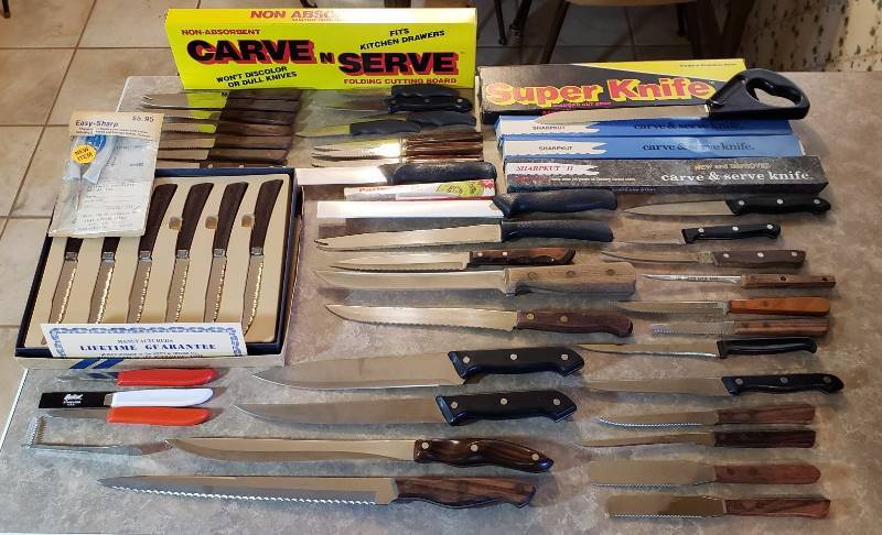 lot 2706 image: Lot of Kitchen Knives - Many Different Brands - see pictures