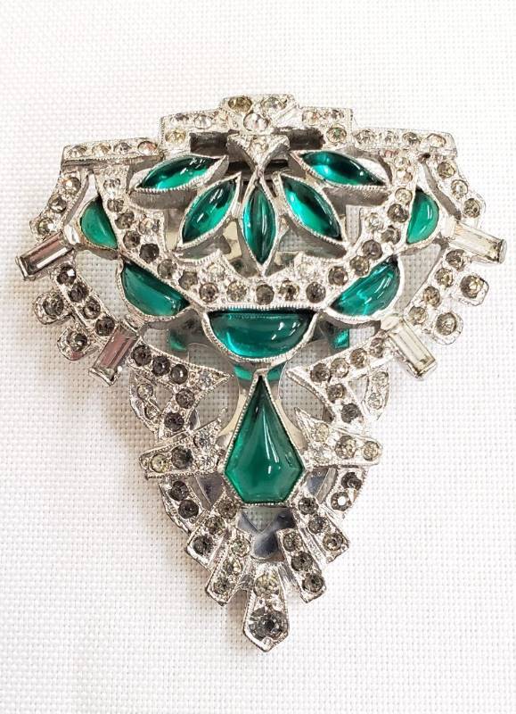 lot 2794 image: Vintage 1930s1940s R. Derose Fur Clip - 2 in. x 2 in.