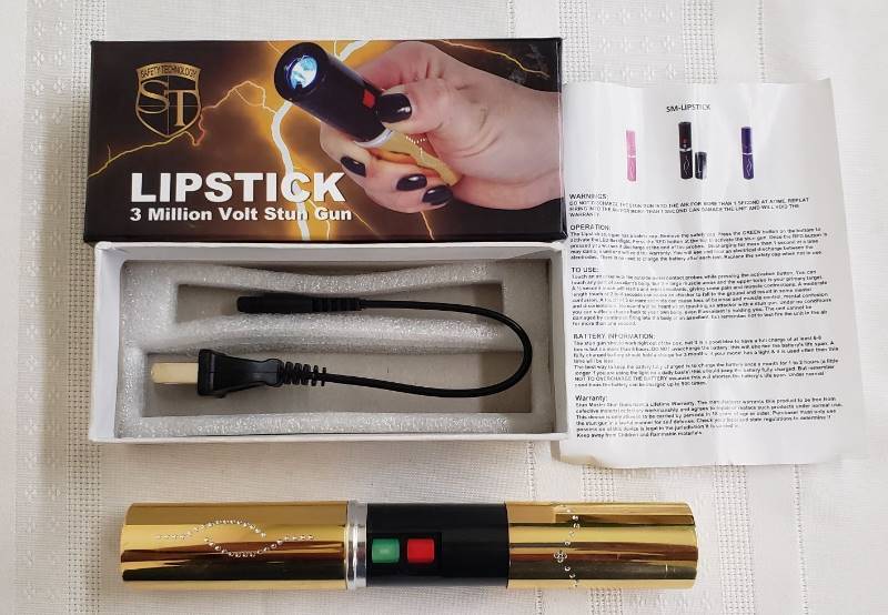 lot 2814 image: Safety Technology Lipstick 3 Million Volt Stun Gun
