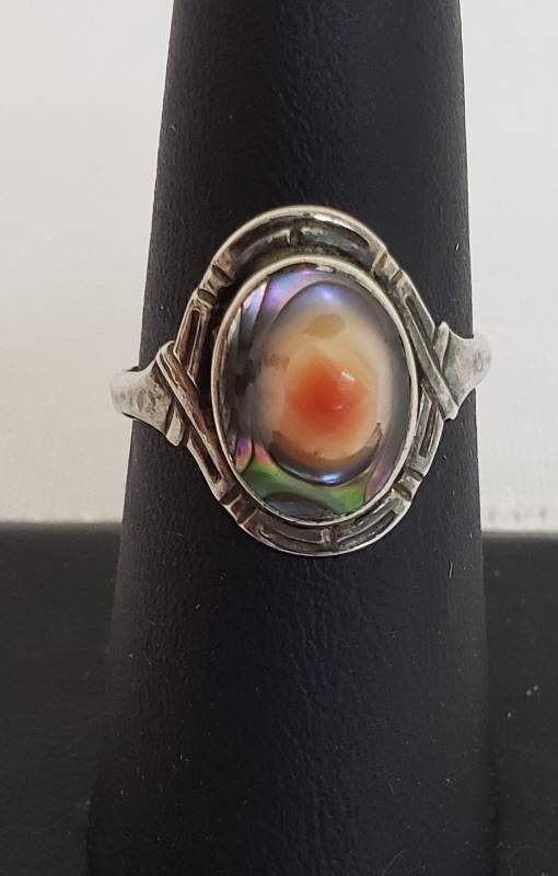 lot 2844 image: Ladies Sterling Ring - Size 8