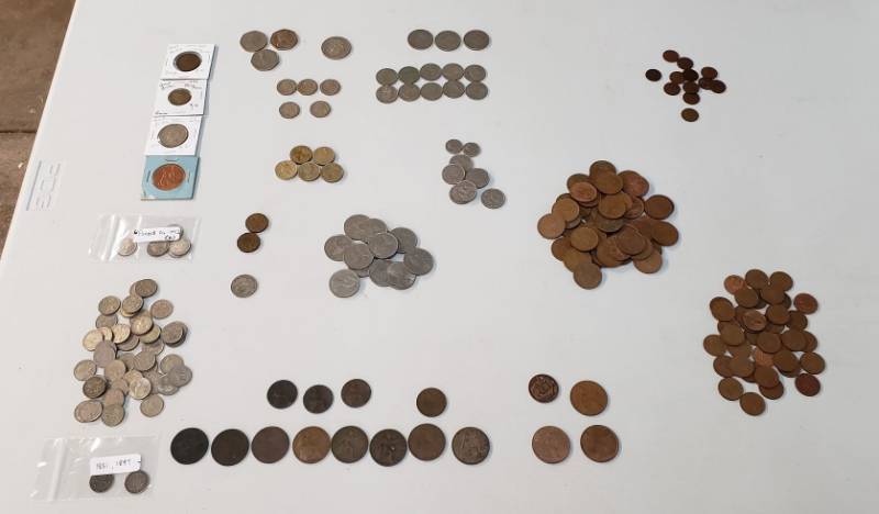 lot 2851 image: Lot of British Coins - Various Dates