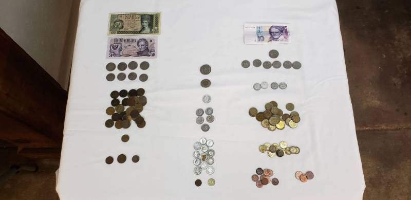lot 2858 image: Lot of German, Swiss, and Austrian Currency - Coins & Bills