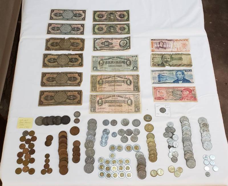 lot 2868 image: Lot of Mexican Currency - Coins & Bills - New & Old
