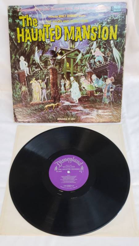lot 2879 image: Disneyland The Haunted Mansion Record and Album Booklet - copyright 1969