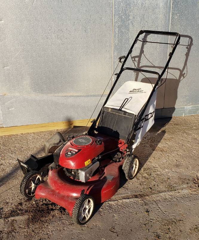 lot 2887 image: Craftsman 21 in. Push Mower with bagger