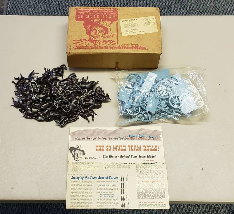 lot 2900 image: Vintage 1960s TV Death Valley Days - 20 Mule Team Borax Model Kit - New in Box