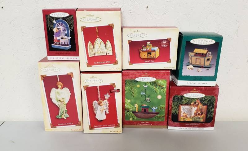 lot 2918 image: Hallmark Keepsake Ornament - Religious Collection - 8 total
