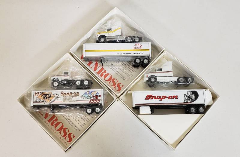 lot 2941 image: Lot of Winross Trucks - Snap-on & MAC Trucks