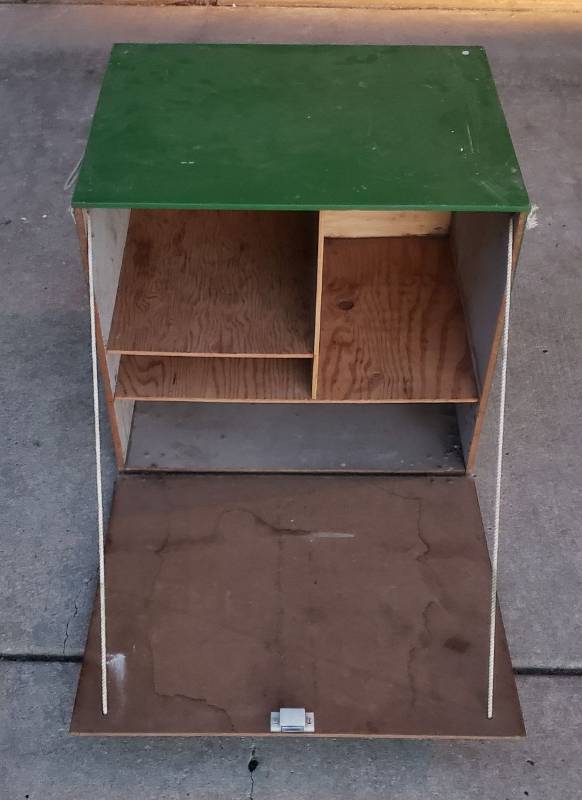 lot 2950 image: Vintage Green Mobile Camp Kitchen Storage Box - 21 in. x 17 in. x 18 in.