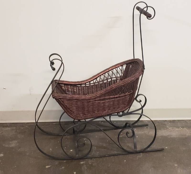 lot 2956 image: Vintage MetalWicker Basket Style Sled - 36 in. x 13 in. x 37 in.