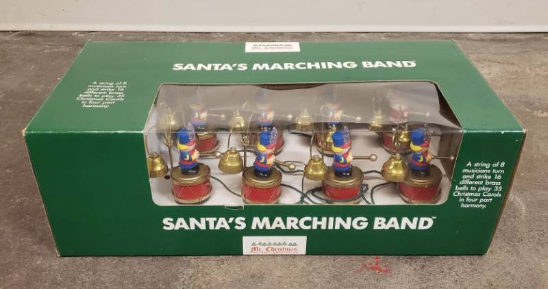 lot 2958 image: Mr. Christmas Santas Marching Band - works