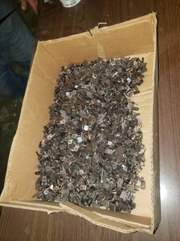 lot 1531 image: HUGE lot of shelf pins