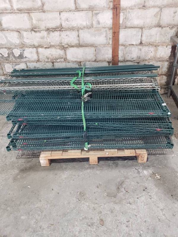 lot 1455 image: Pallet of metro style shelves & poles